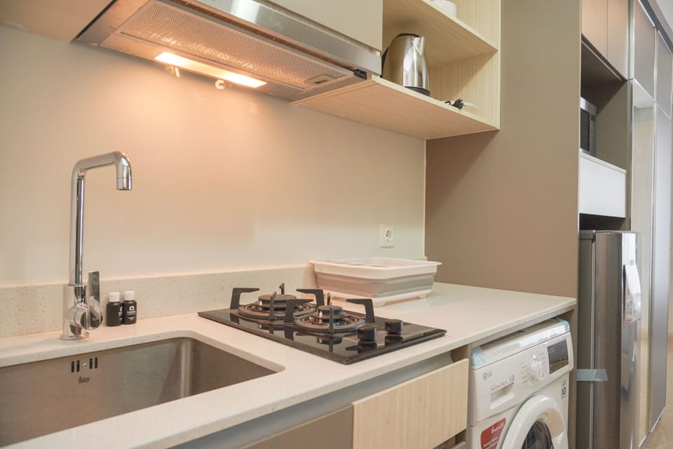 Studio | Private kitchen | Full-size fridge, stovetop