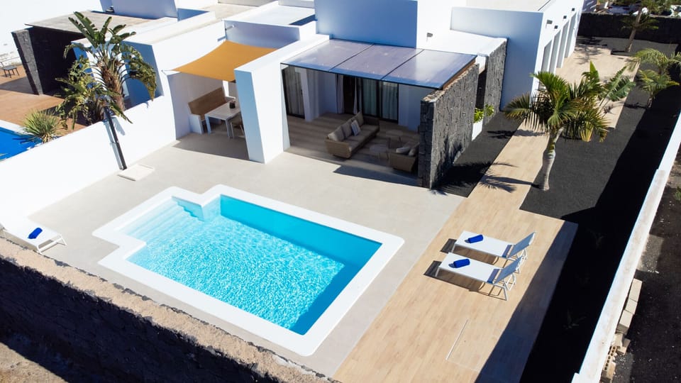 Absolute privacy and modern design: an aerial view that promises the rest you deserve.