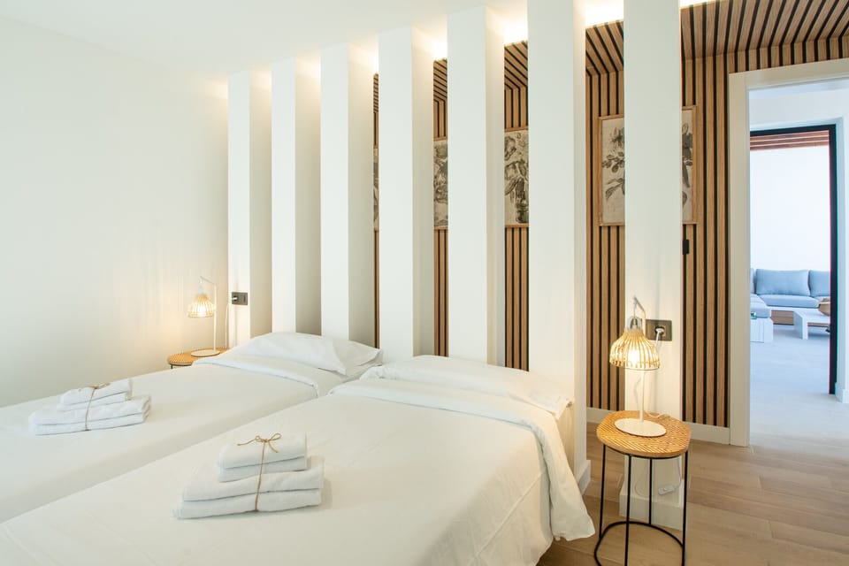 Absolute comfort in single beds with exclusive details.