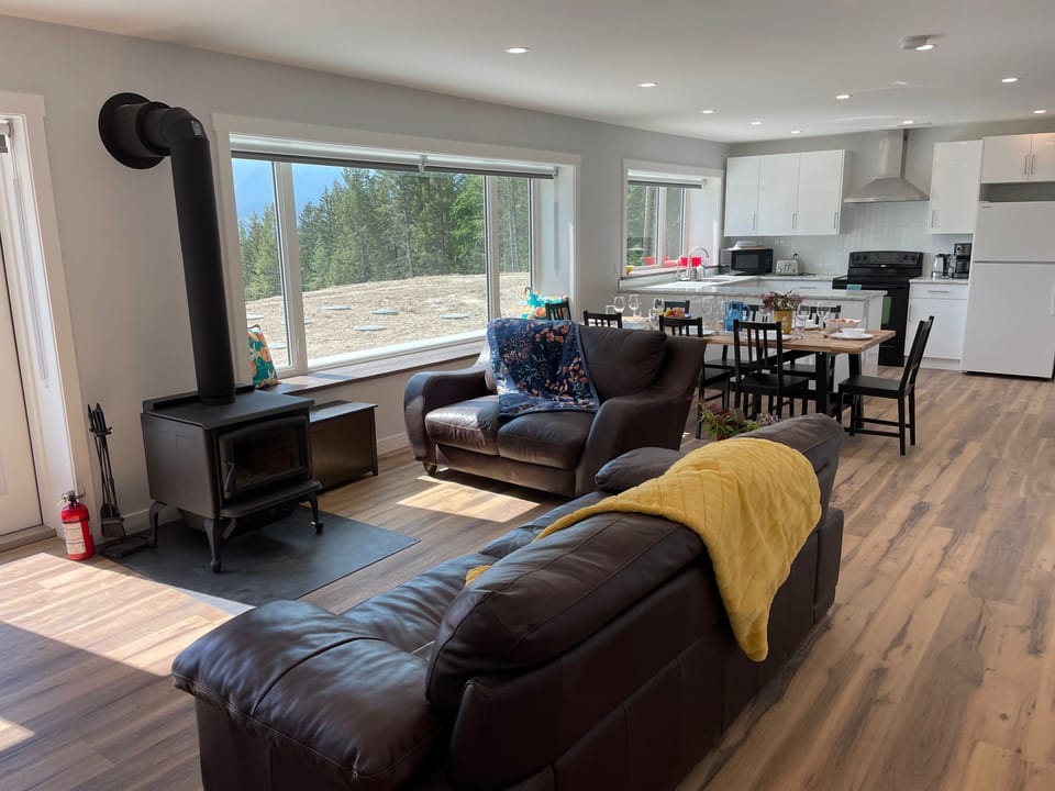 Monashee living room (1)