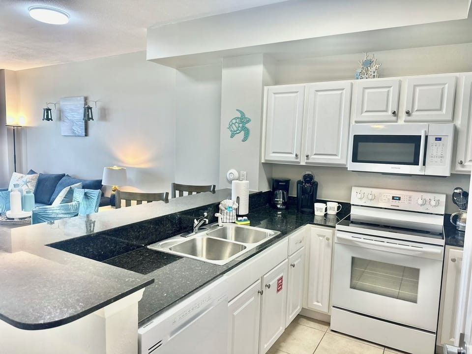Fully Equipped Kitchen for Family Meals and Beach Snacks