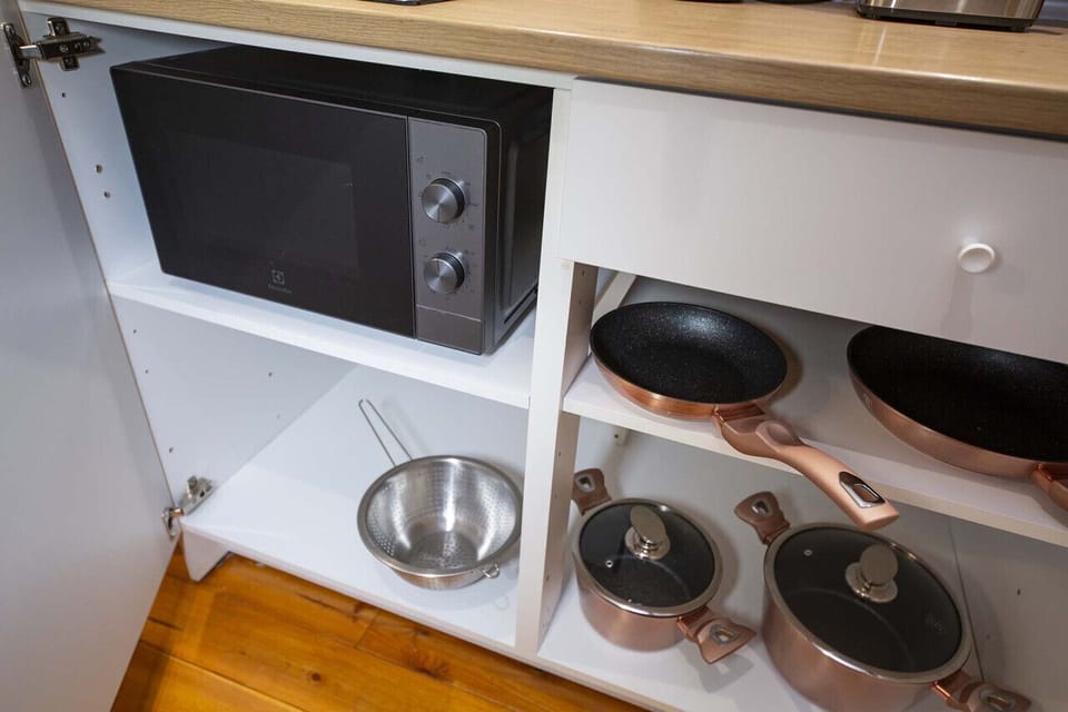 Microwave and pots/ pans set