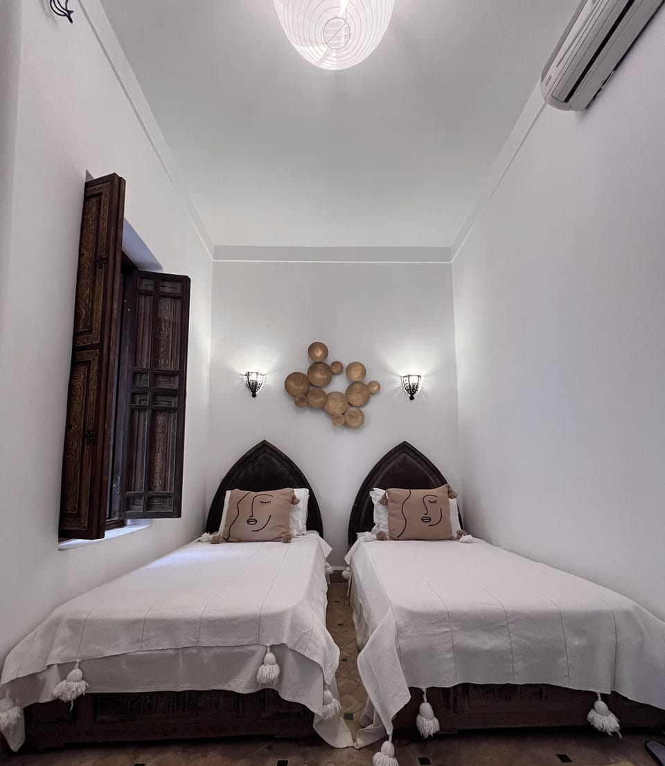 Comfort Room | Free WiFi