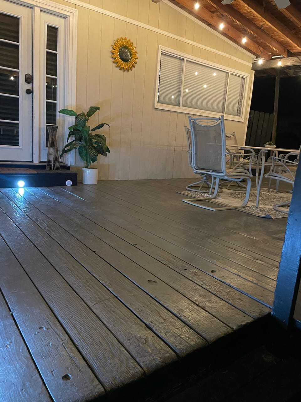 Outdoor dining