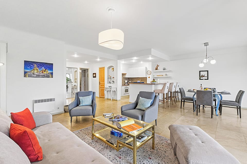 Living and dining room