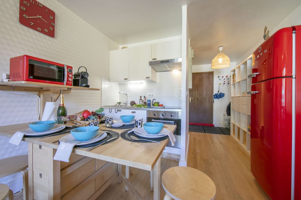 Dining & Kitchen area