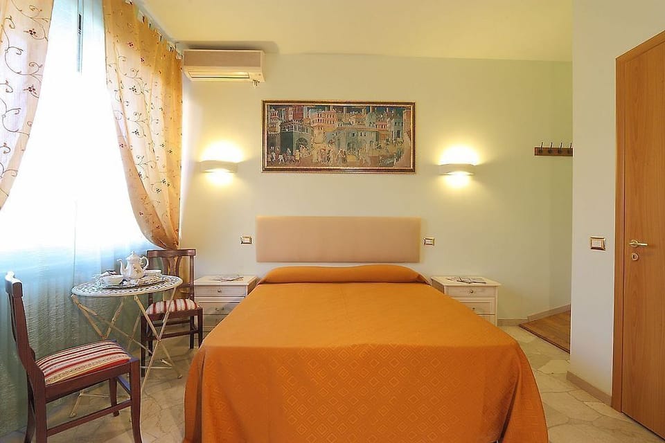 Standard Room | In-room safe, free WiFi, bed sheets
