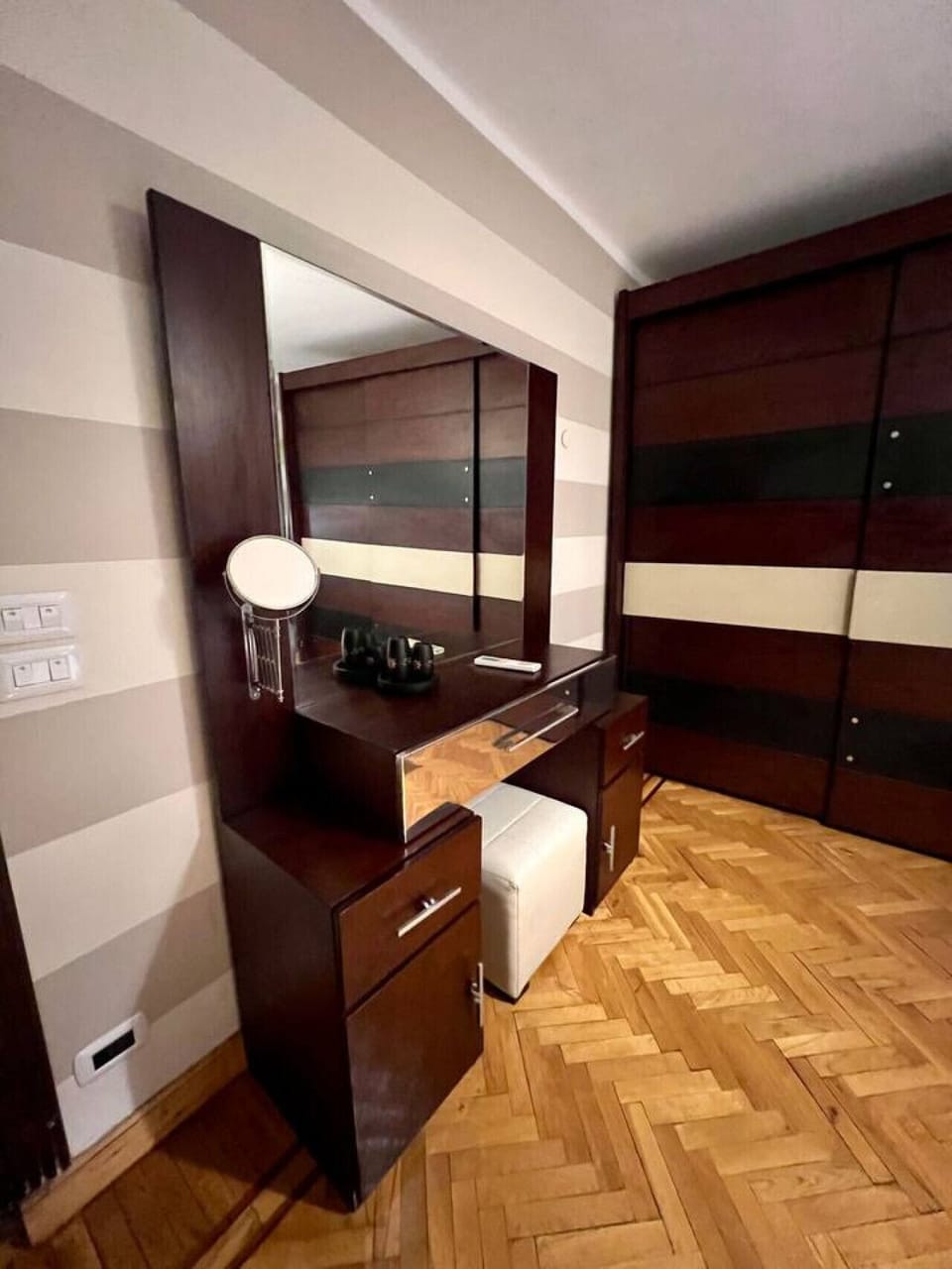 Mirror and wardrobes