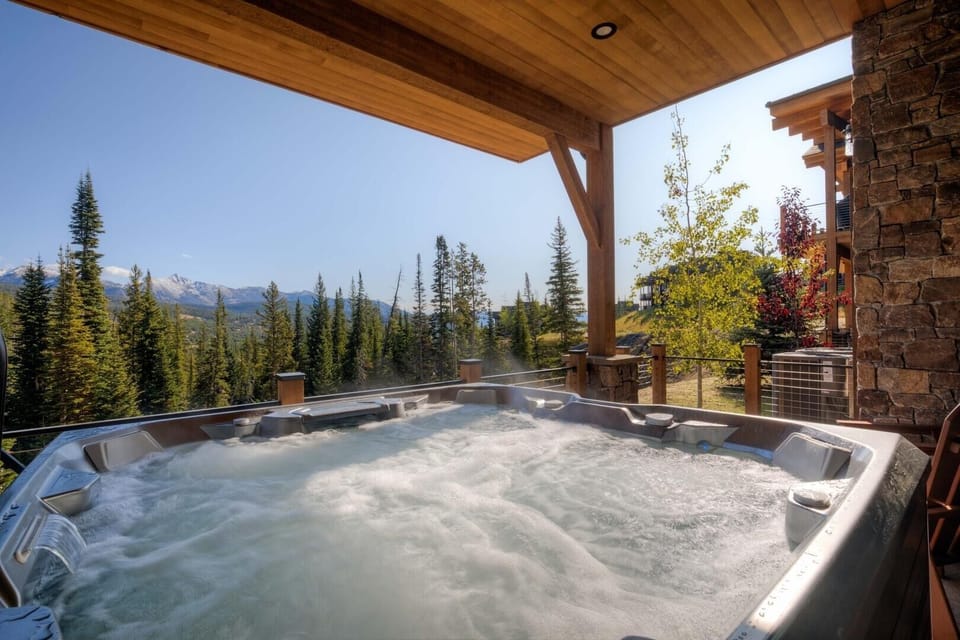 Townhome, 3 Bedrooms | Outdoor spa tub