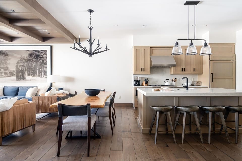 Townhome, 4 Bedrooms | Dining