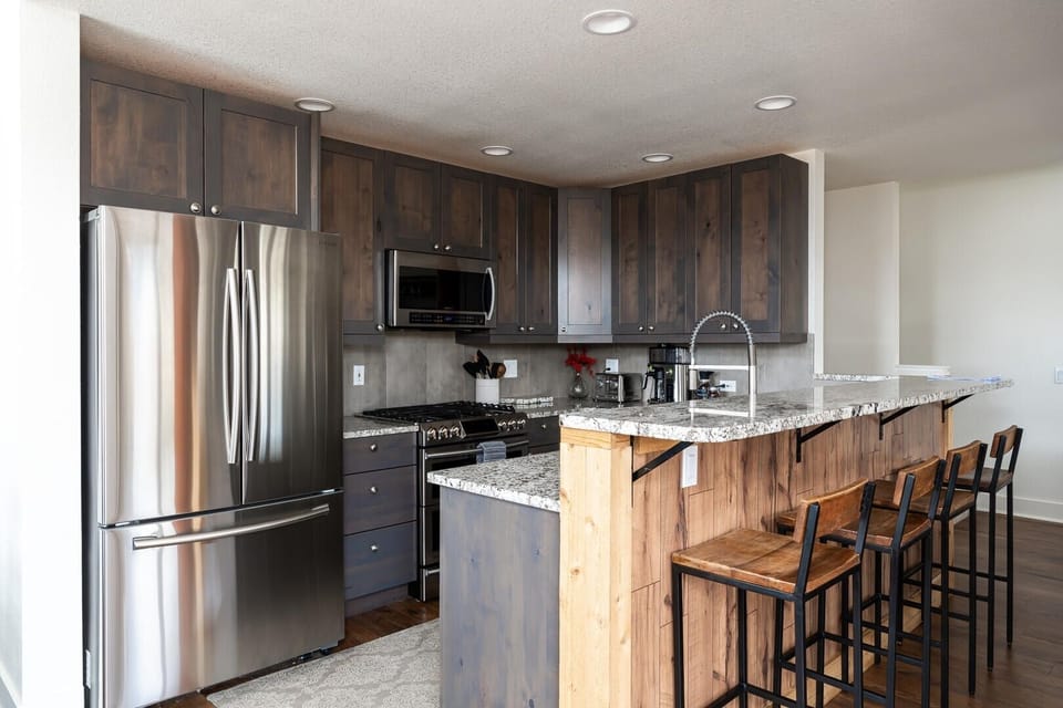 Condo, 3 Bedrooms | Private kitchen | Fridge, microwave, coffee/tea maker