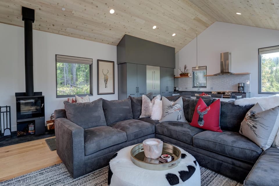 House, 3 Bedrooms | Living area