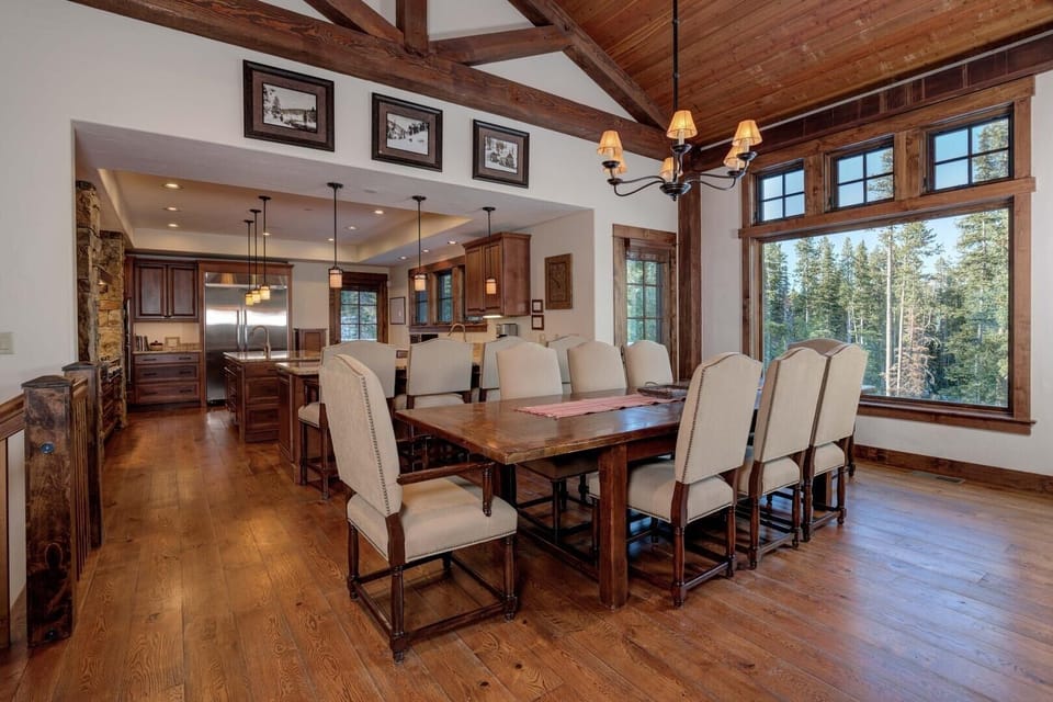 House, 4 Bedrooms | Dining