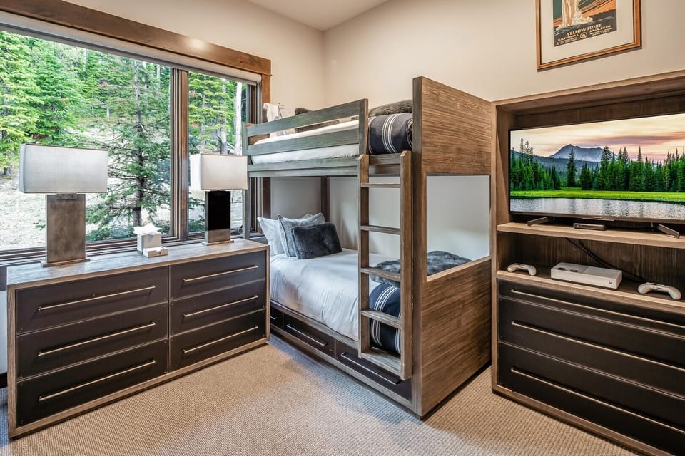 Townhome, 3 Bedrooms | 3 bedrooms, individually decorated, individually furnished, free WiFi