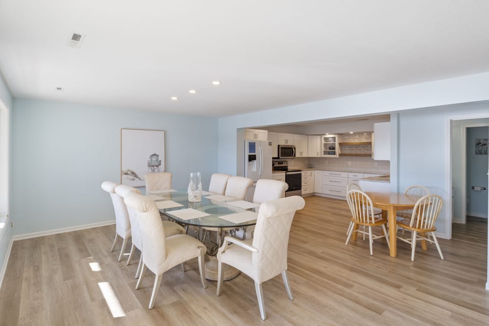 Connected kitchen and dining areas - perfect for togetherness and delicious meals