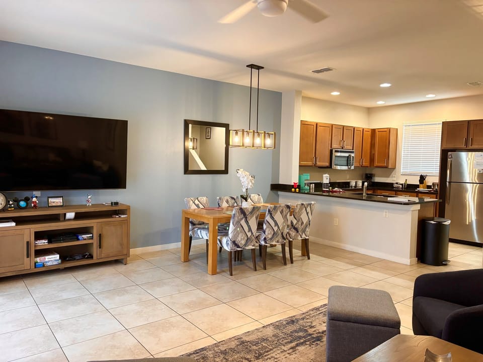 Open concept main floor