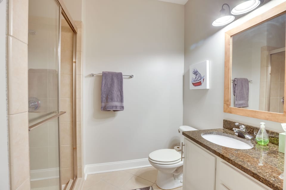 Full Bathroom | Complimentary Toiletries