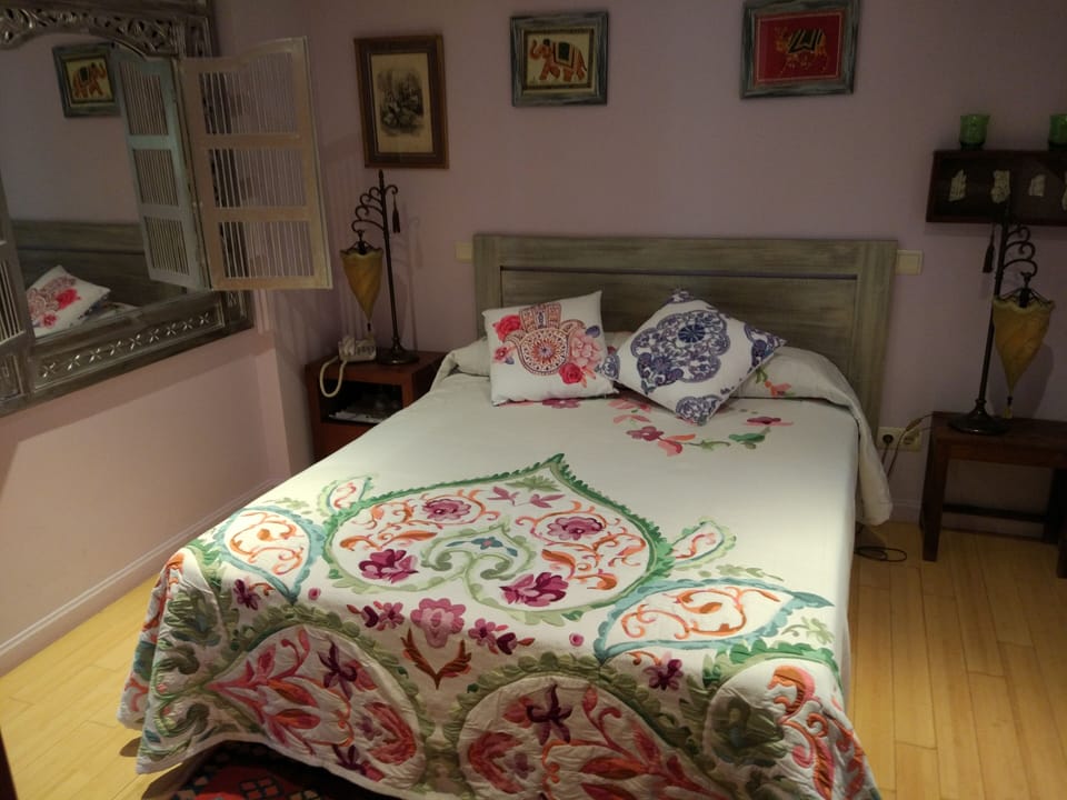 Deluxe Room, 1 Queen Bed | Free WiFi