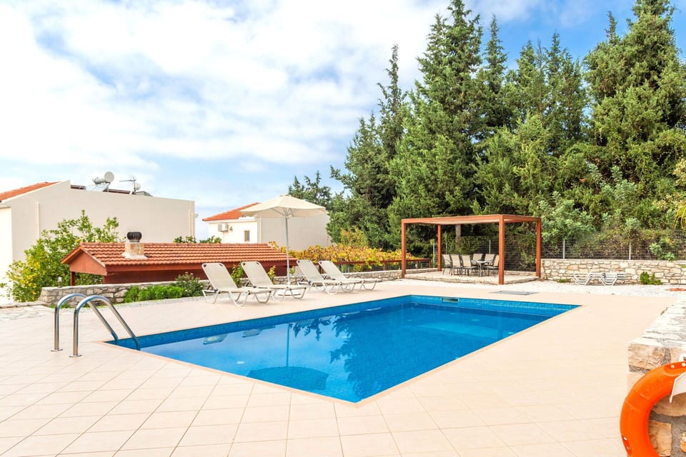 Building Exterior, Outdoor, Pool