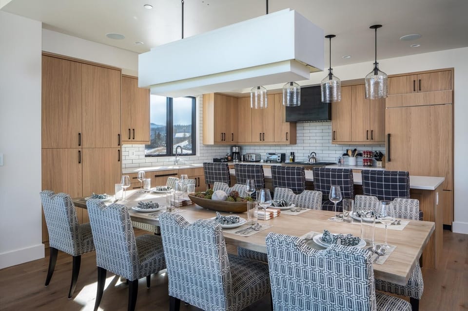 Dining Room, Dining Table, Furniture, Indoors, Table