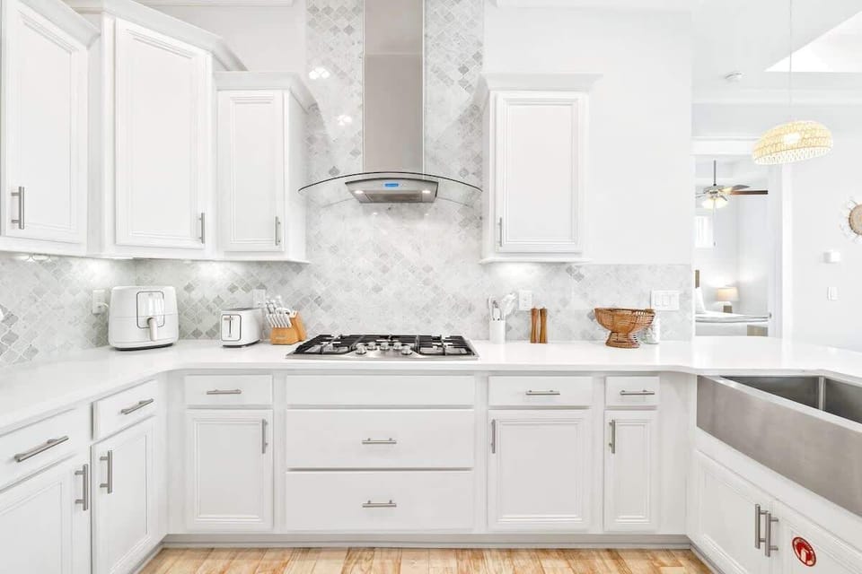 Fully equipped kitchen perfect for cooking meals!