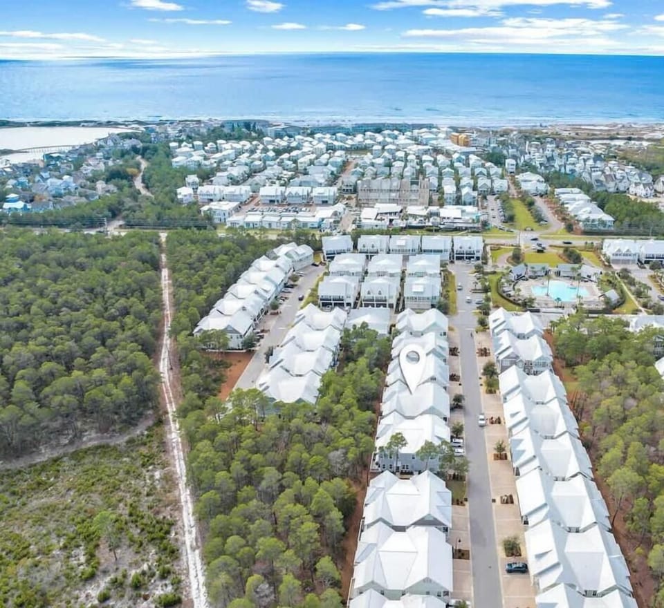 The home is centrally located with 4 beach access points within 5 minutes of the home. The closest beach access is Deer Lake State Park!