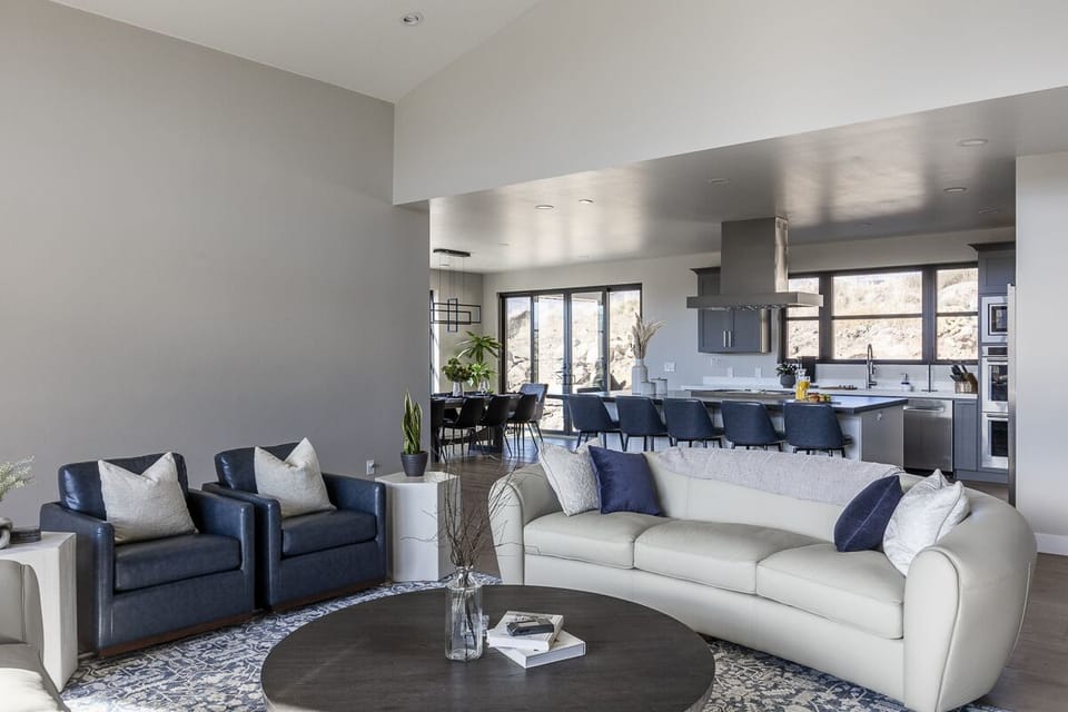 The top-floor gathering area accommodates every guest