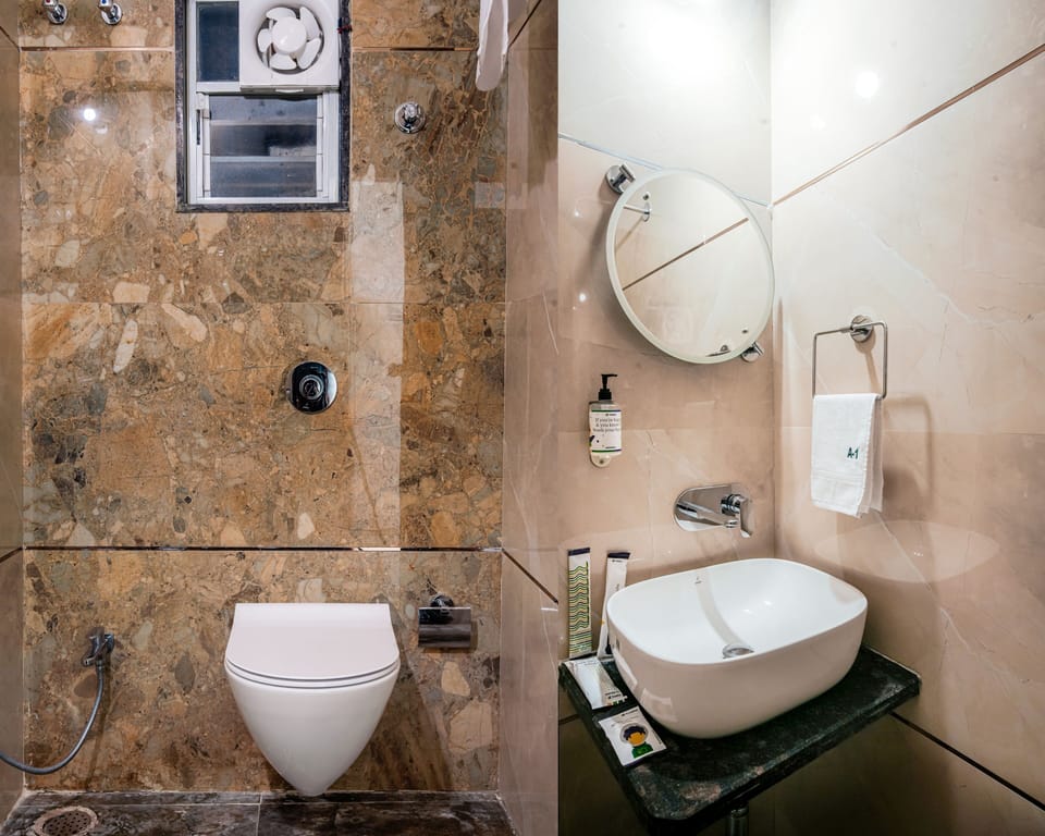 Economy Room | In-room safe, desk, soundproofing, iron/ironing board