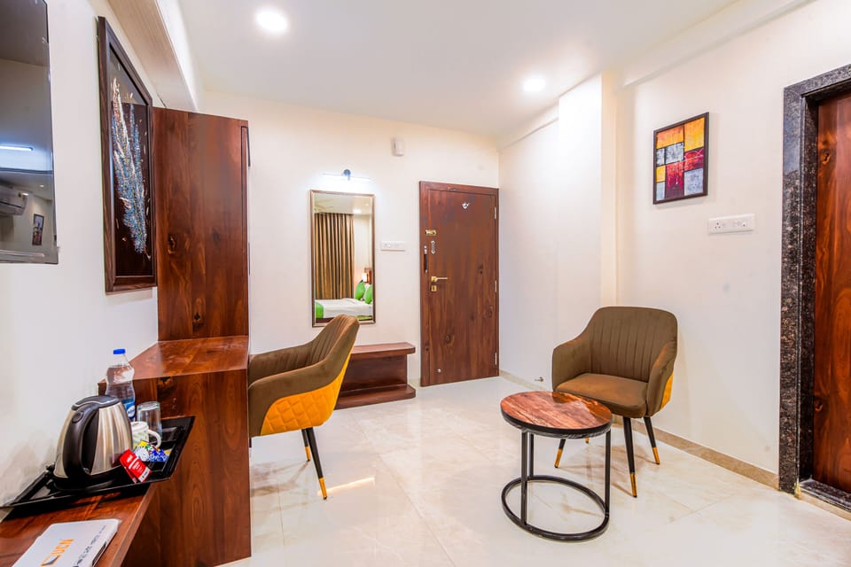 Standard Room | In-room safe, desk, soundproofing, iron/ironing board