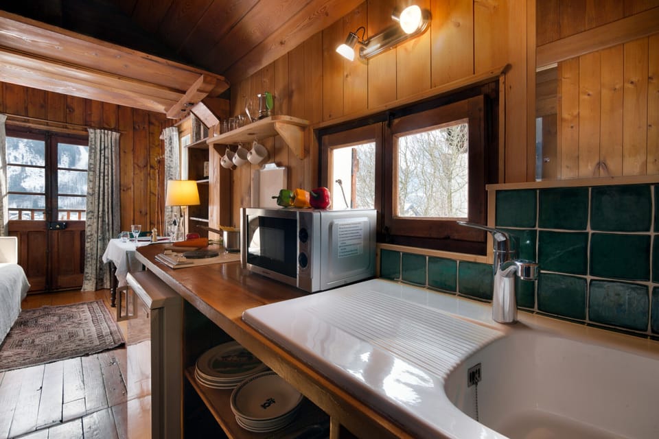 Stephen's Mazot, galley kitchen