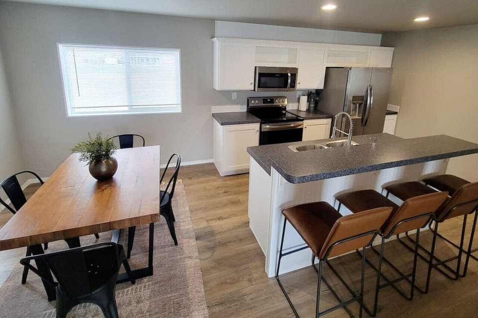 Dining room table designed for best meals