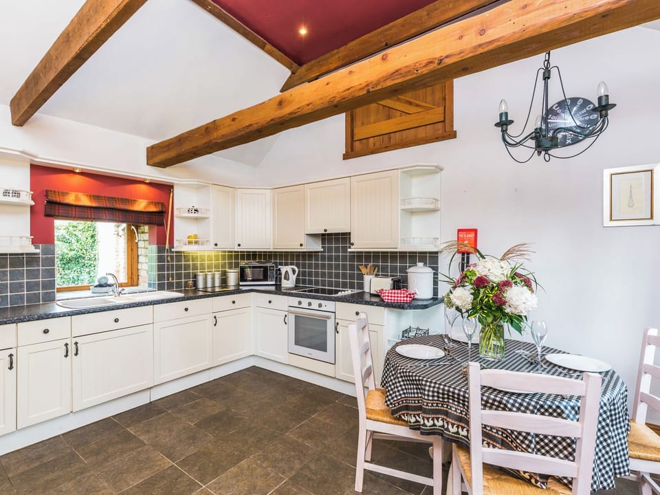 Kitchen/diner | Grimblethorpe Hall Country Cottages - Anvil Cottage - Grimblethorpe Hall, Louth