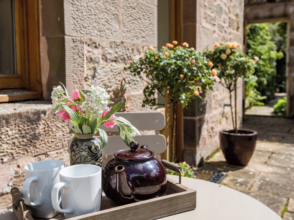 Sitting-out-area | Little SwintonGarden Cottage, Coldstream