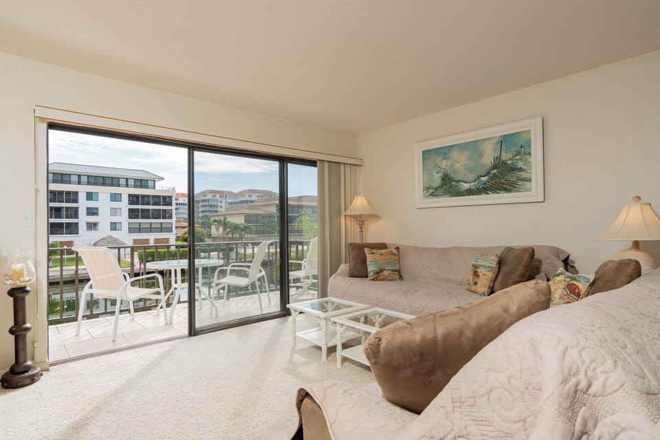 Open floor plan with views - patio
