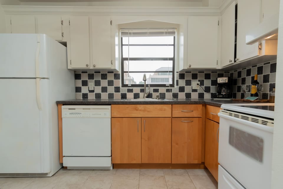Waterfront Kitchen with unobstructed views - first canal from the Gulf.