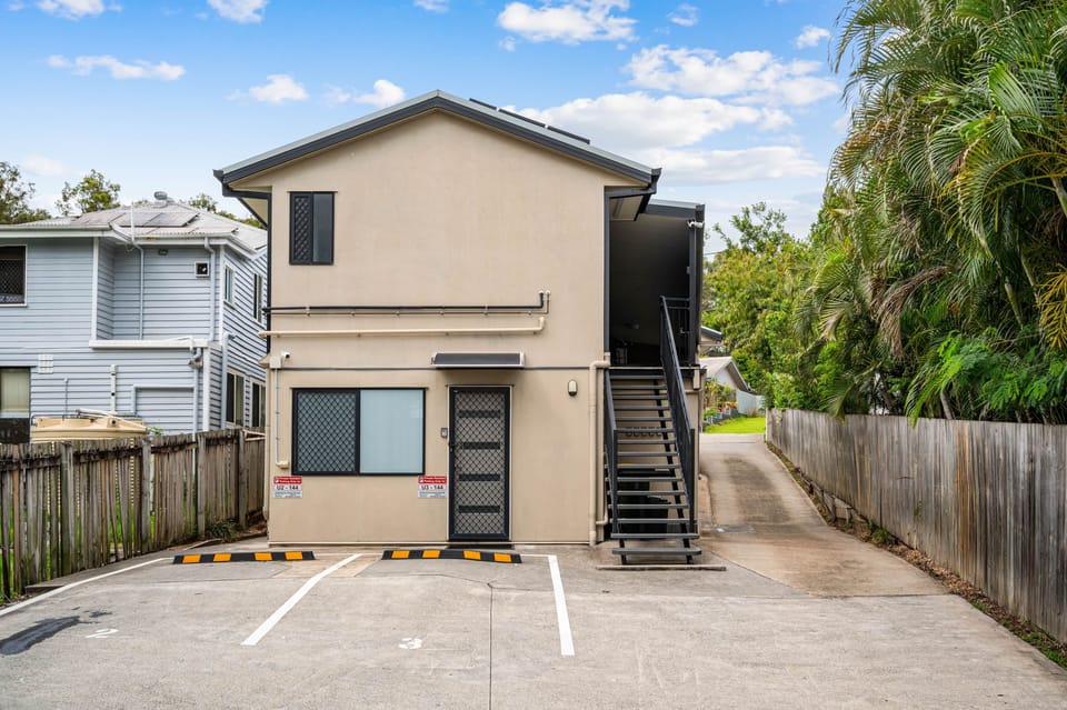 Exterior: Well-kept and neat exterior with easy property access 