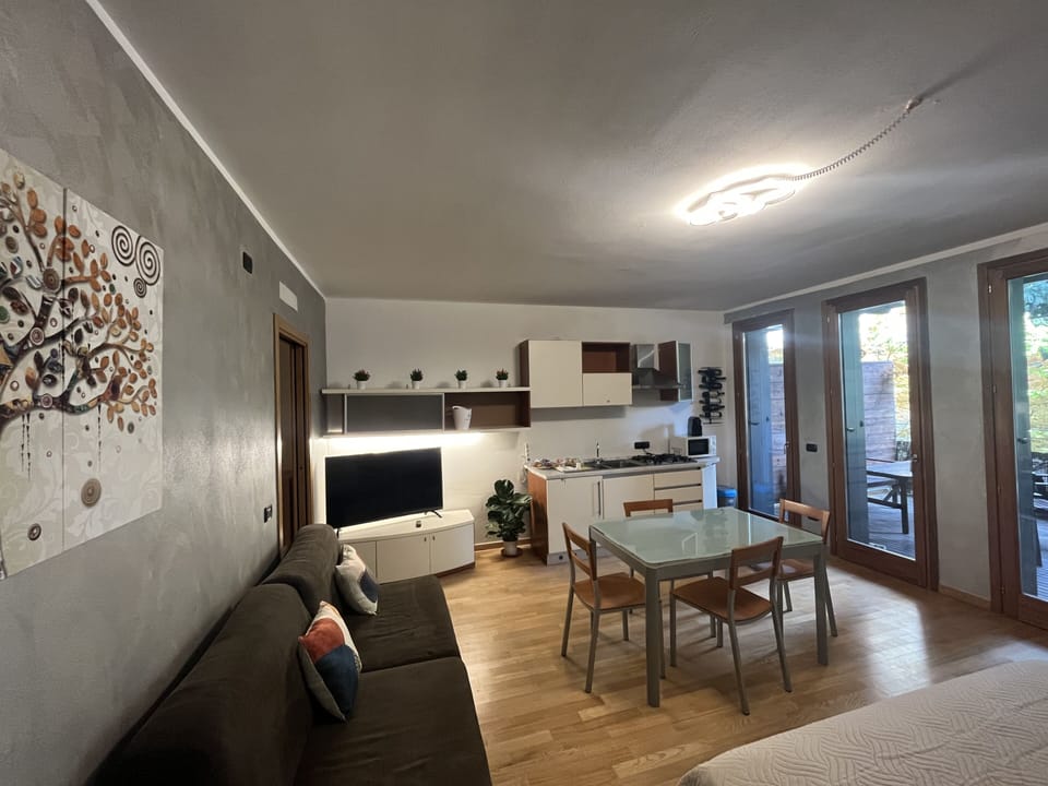 Espresso maker, coffee/tea maker