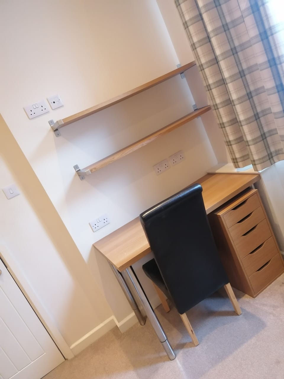 Individually furnished, desk, laptop workspace, free WiFi