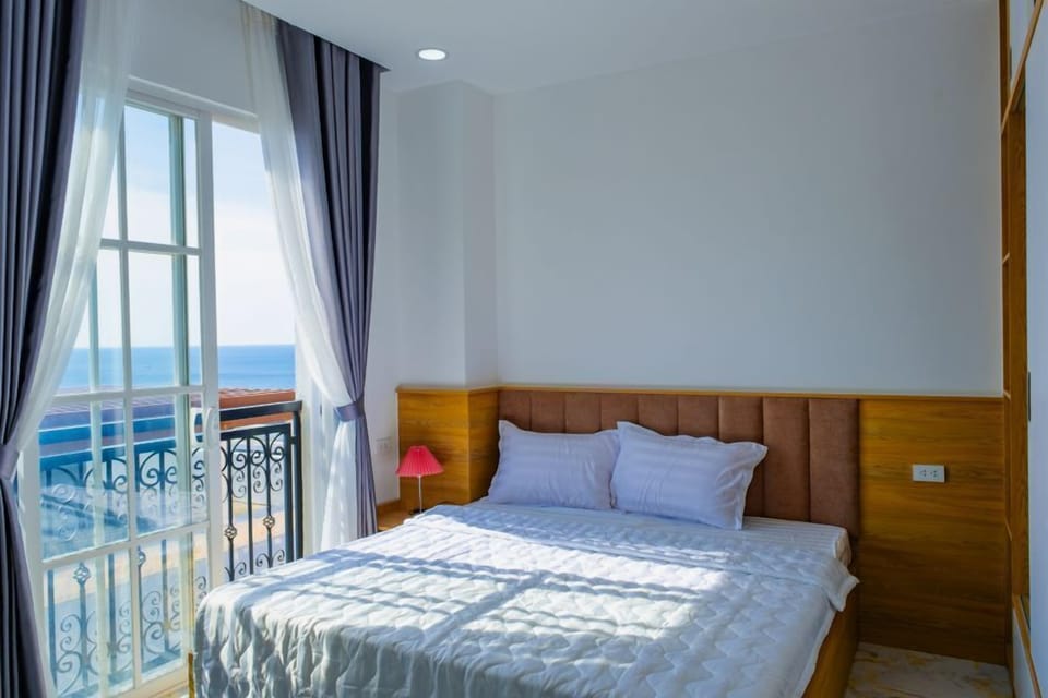 Standard Double Room | Desk, free WiFi, bed sheets