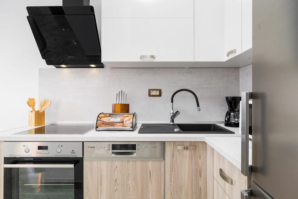 Villa | Private kitchen | Full-size fridge, microwave, oven, stovetop