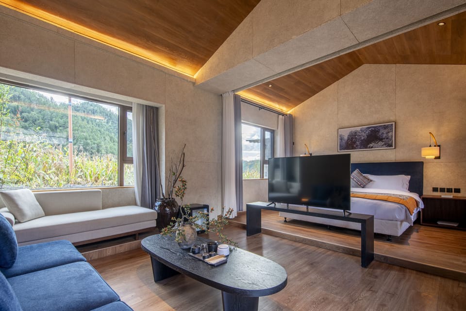 Luxury Double Room | Premium bedding, down comforters, minibar (free items), desk
