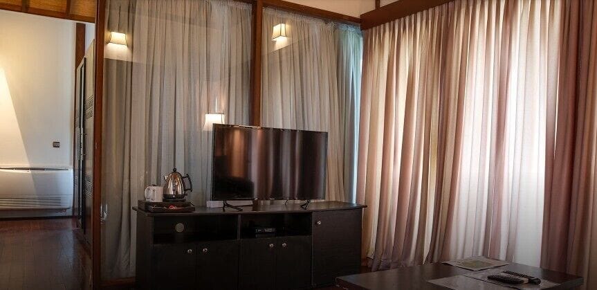 One Bedroom Cottage | Living area