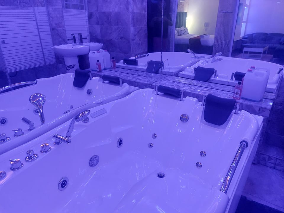 Deluxe Suite | Desk, free WiFi