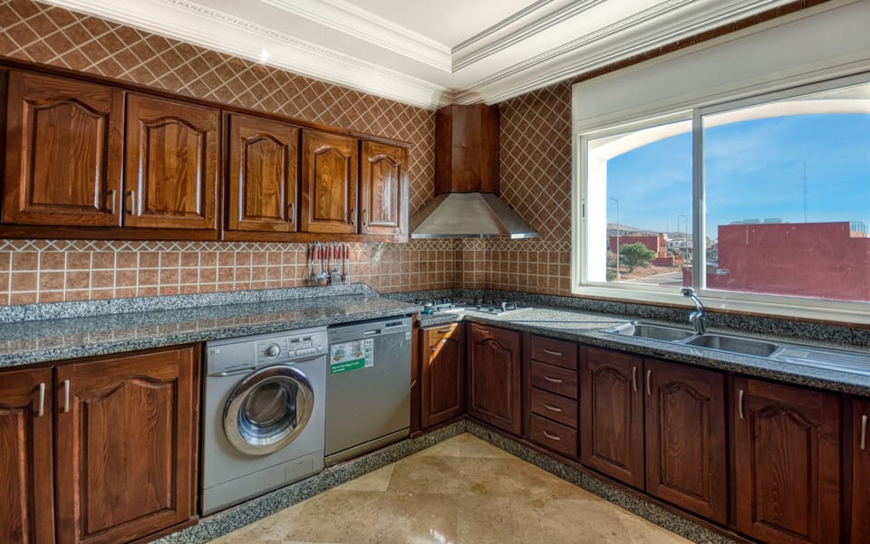 Apartment, Ensuite, Sea View | Private kitchen | Highchair