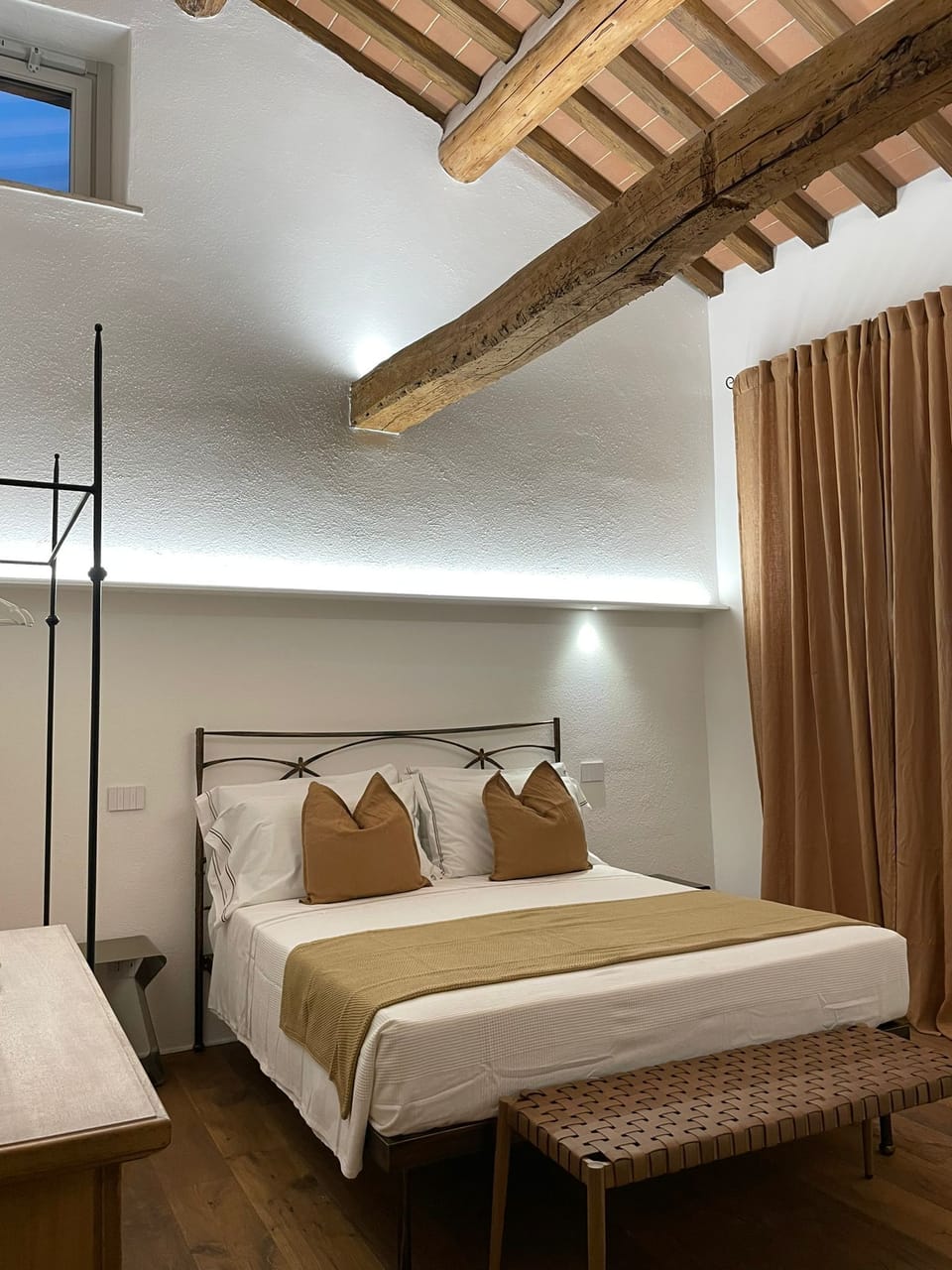 Camera Iole al secondo piano senza ascensore | Frette Italian sheets, premium bedding, soundproofing, free WiFi