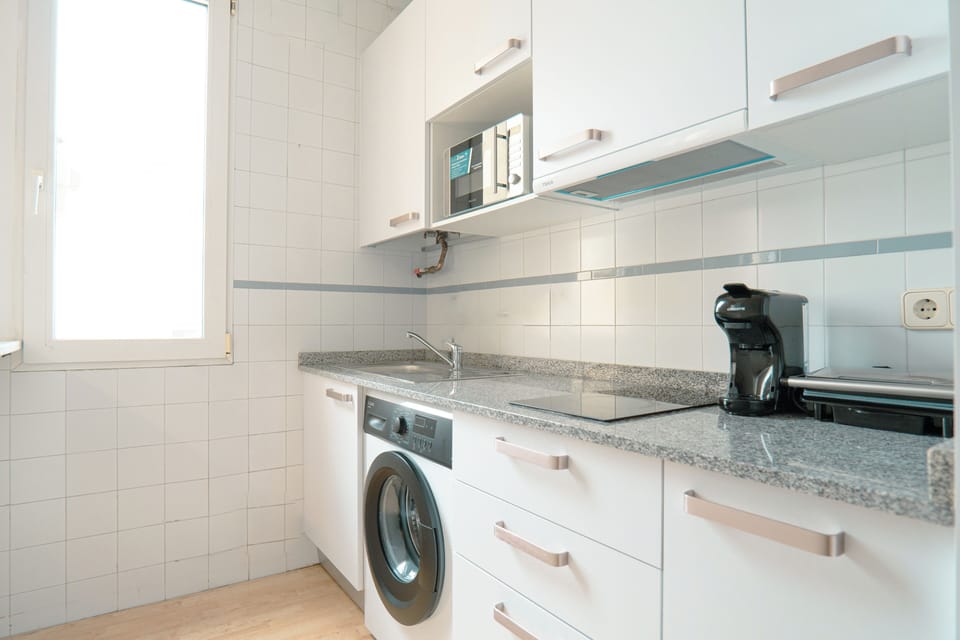 Apartment | Down comforters, desk, free WiFi, bed sheets