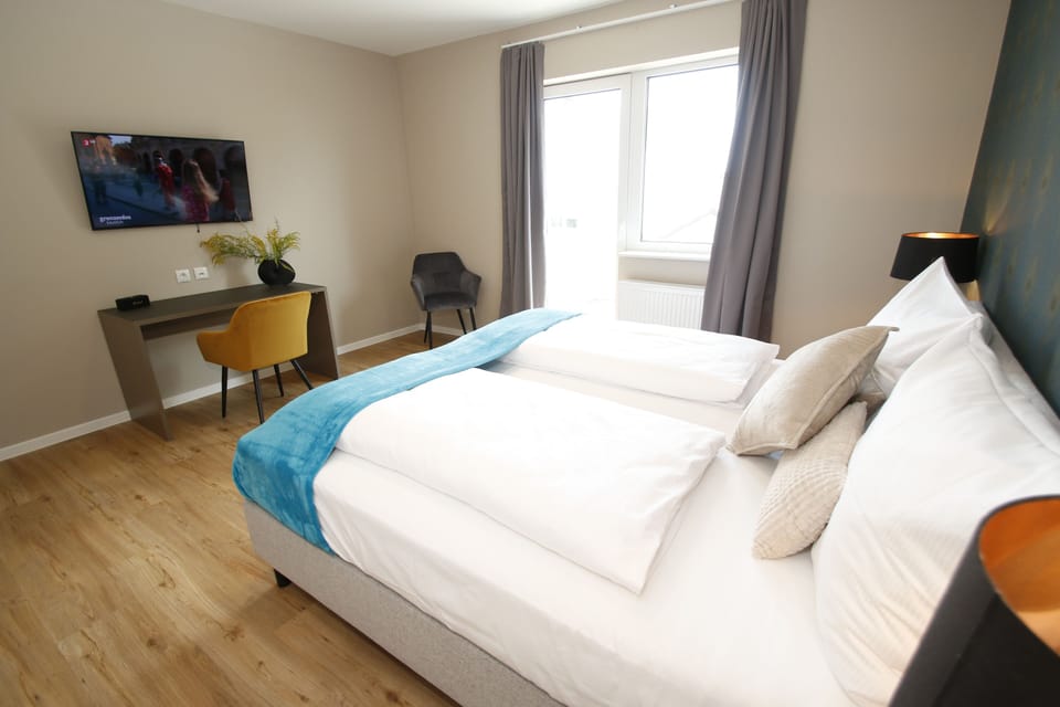 Apartment | Hypo-allergenic bedding, minibar, in-room safe, individually decorated