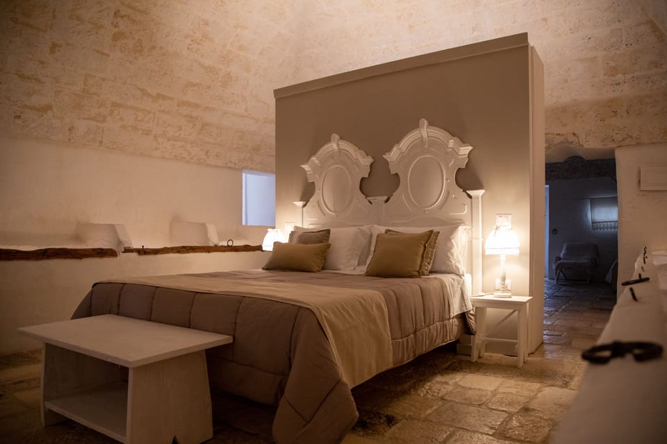 Superior Suite, Private Pool, Courtyard View | Down comforters, in-room safe, bed sheets