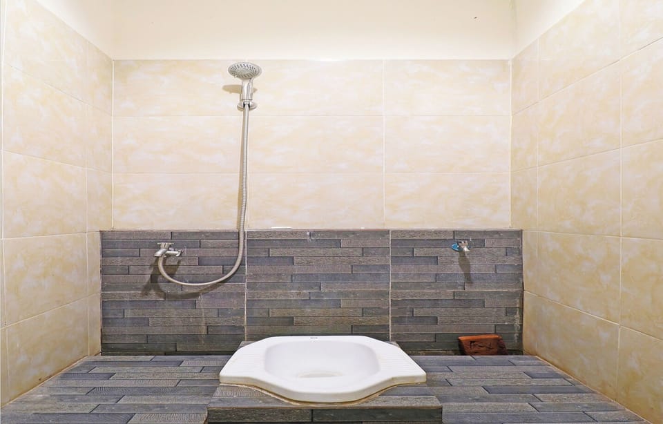 Shower, towels, soap