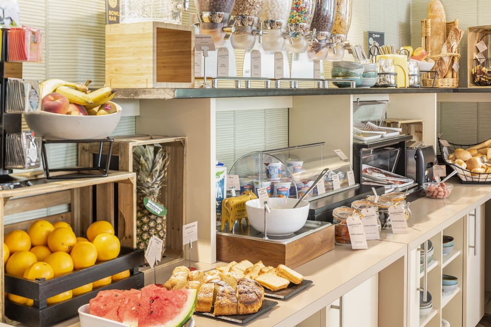 Daily buffet breakfast for a fee